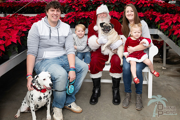 SantaPaws2025-0110