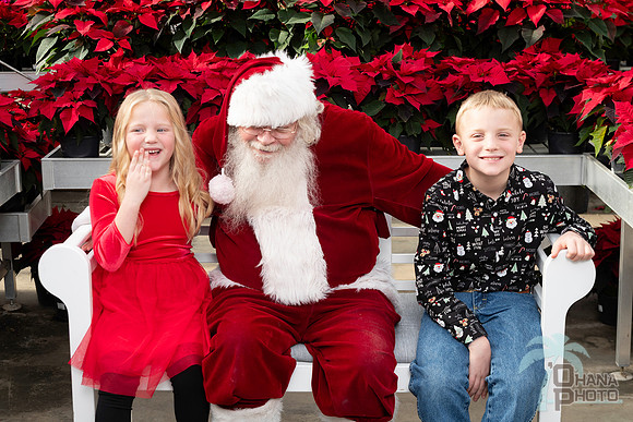 SantaPaws2025-0377