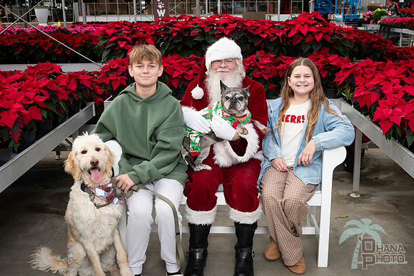 SantaPaws2025-0552