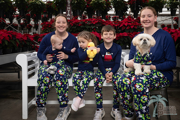 SantaPaws2025-0996
