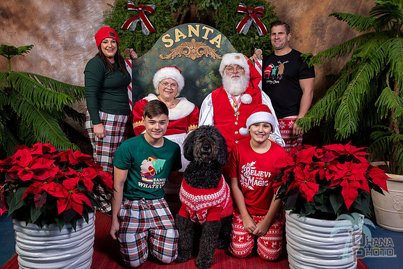 SantaPaws2022-705