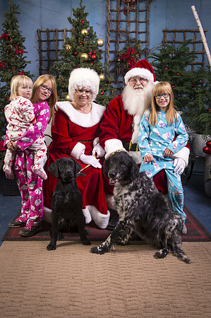 14Nov15-CDHS_Santa_Paws-035
