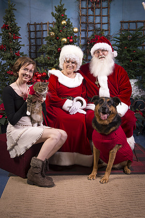 14Nov15-CDHS_Santa_Paws-058