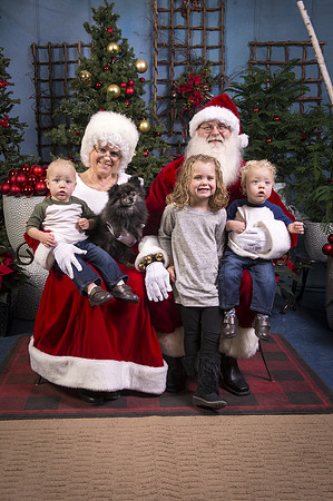 14Nov15-CDHS_Santa_Paws-042