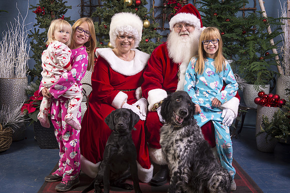 14Nov15-CDHS_Santa_Paws-033