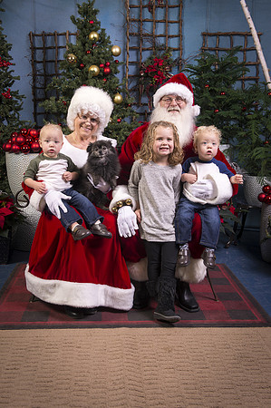 14Nov15-CDHS_Santa_Paws-041