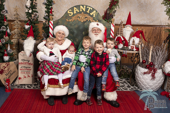SantaPaws2019-0817