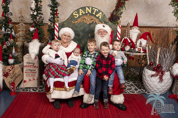 SantaPaws2019-0818