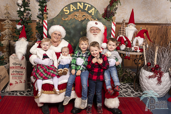 SantaPaws2019-0824
